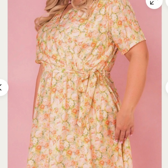 Ivy City Co faux wrap Lyra Midi Dress Yellow Floral Print Size Medium - Picture 2 of 9